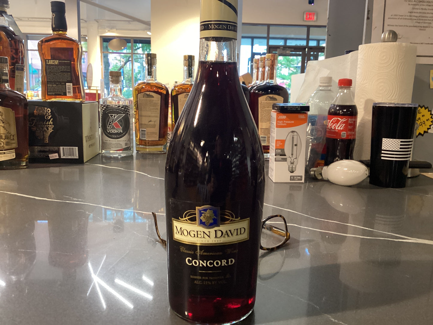 Mogen David Concord Wine (750mL)