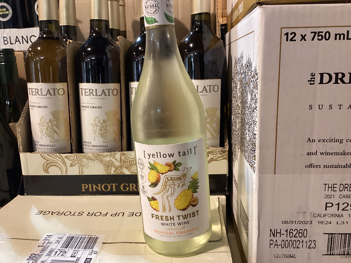 Yellowtail Fresh Twist Tropical Pineapple (750ML)