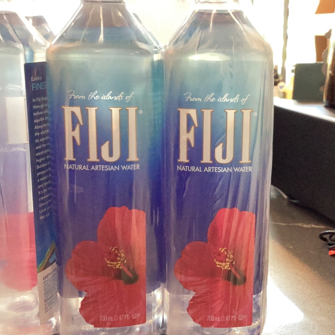 Fiji water 700ml