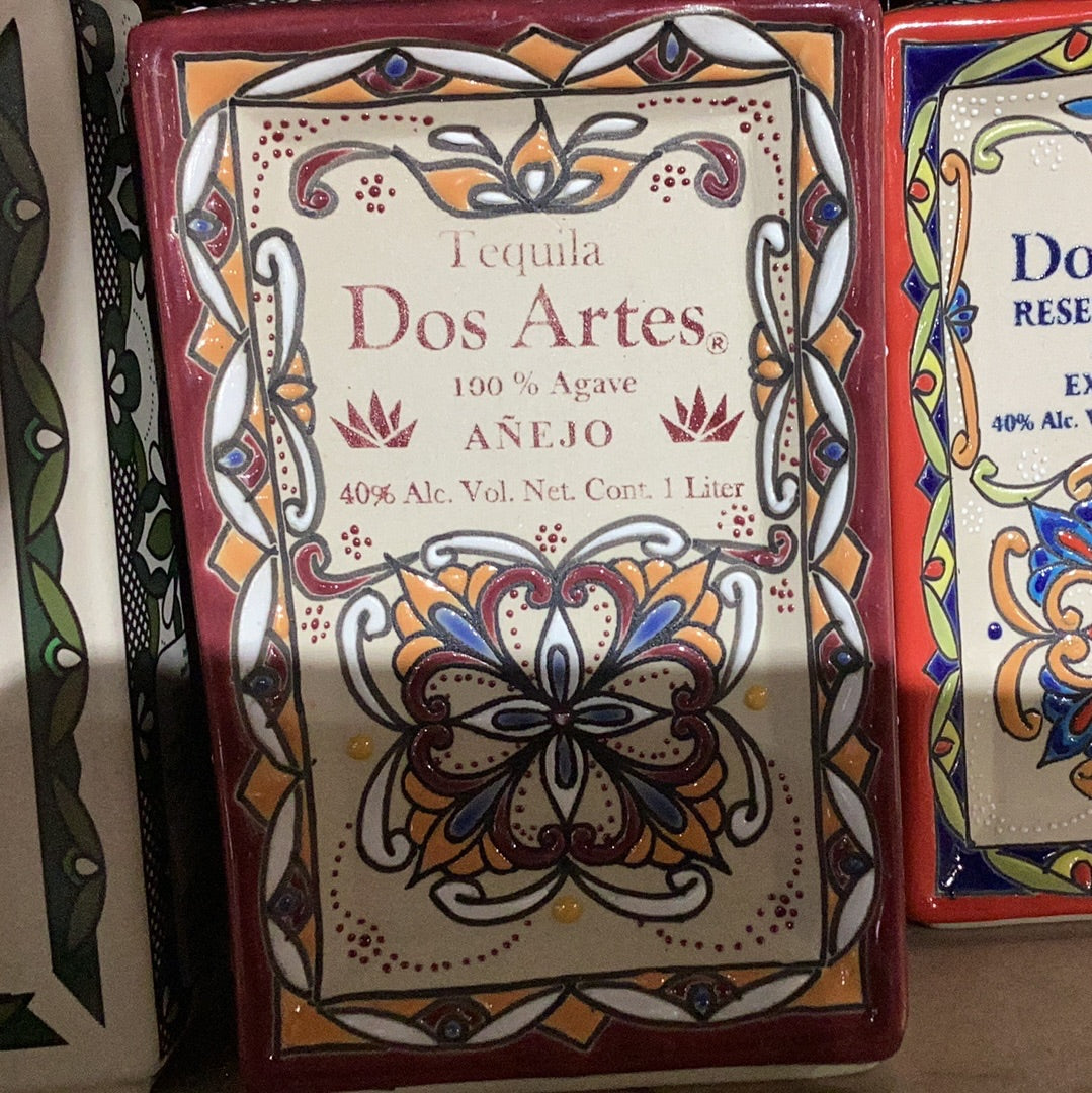 Dos Artes Anejo hand painted 1L