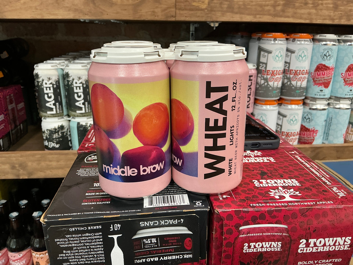 Middle Brow white lights 4 pack cans