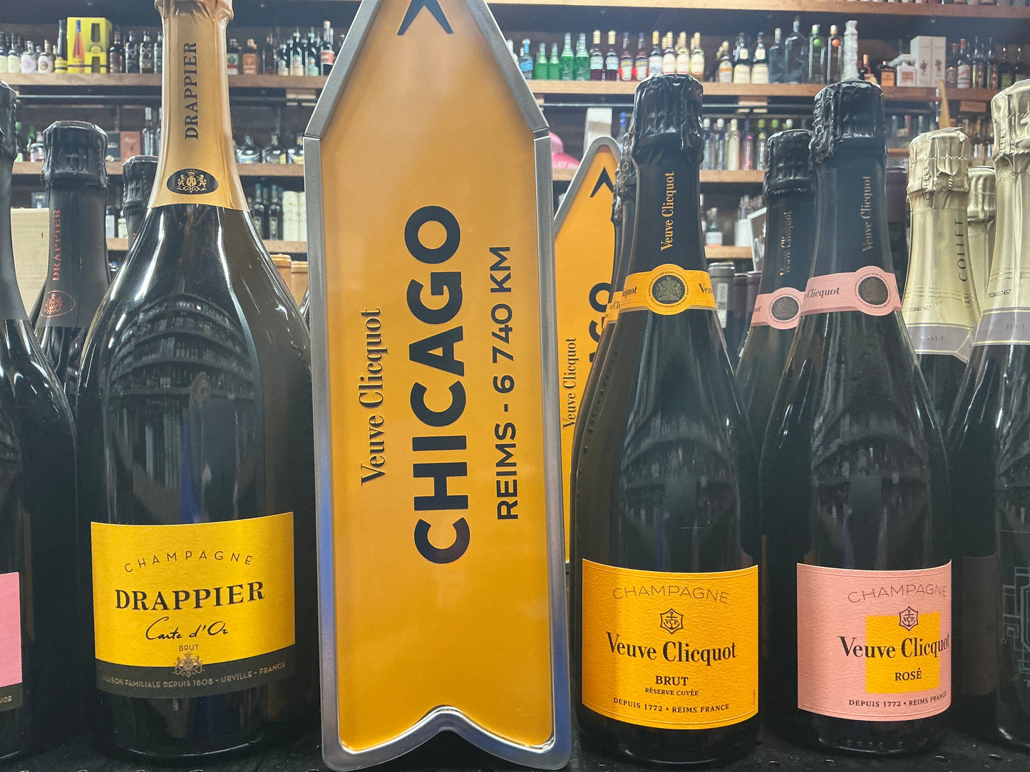 Veuve Clicquout Chicago Arrow Champagne (750mL)