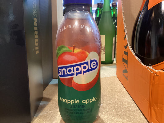 Snapple Apple (16oz)