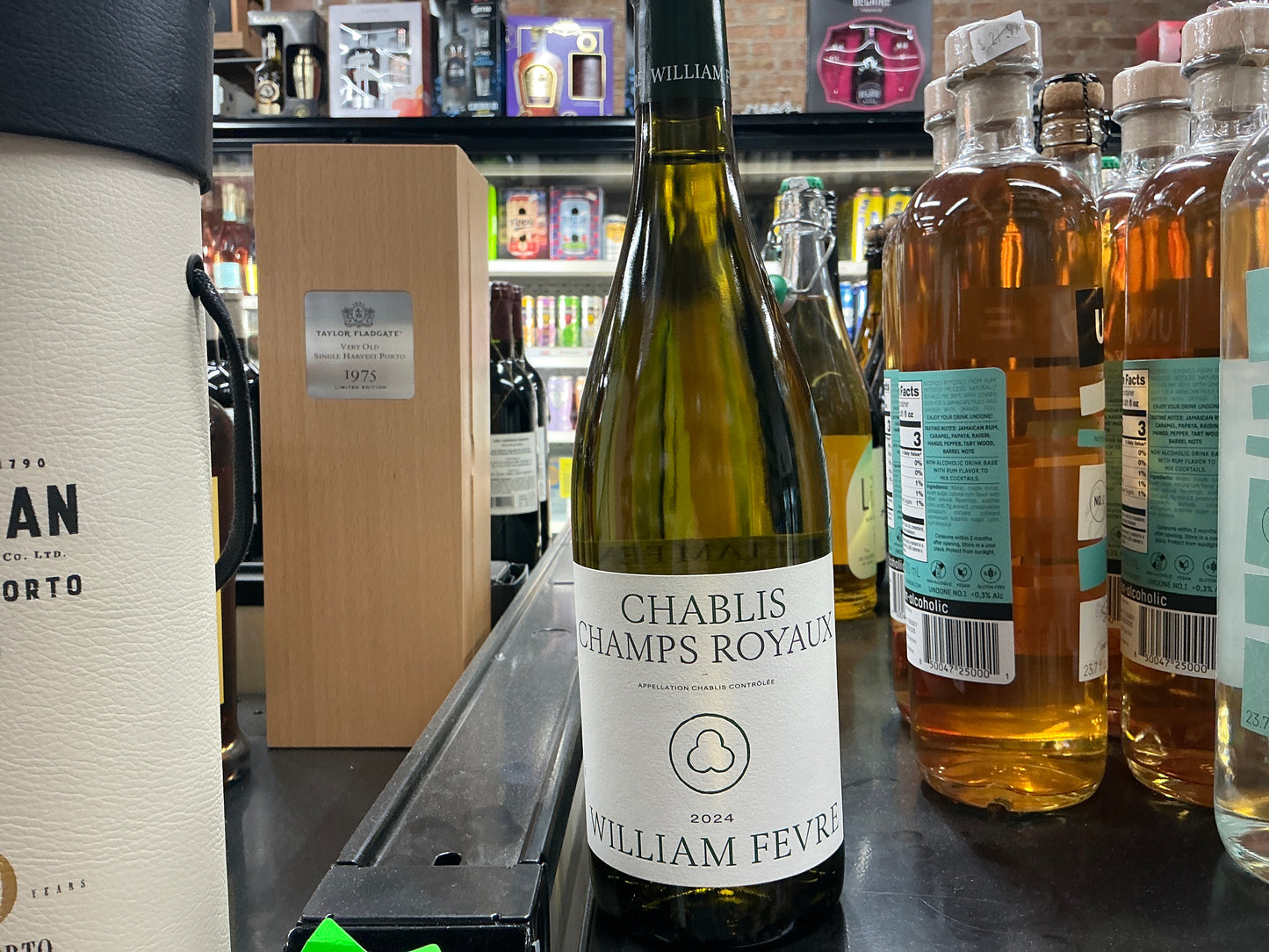 William Fevre Chablis Champs Royaux (750mL)