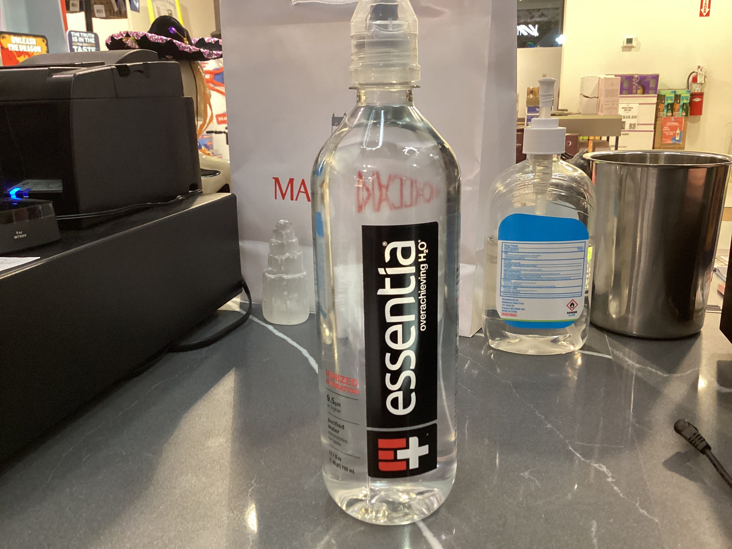 Essentia water 700mL