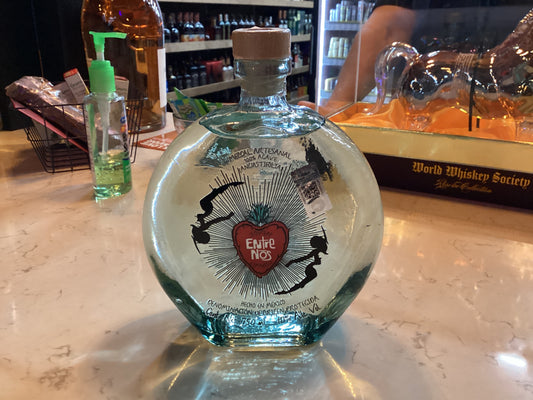 Entre Nos Joven Espadin (750 ml)