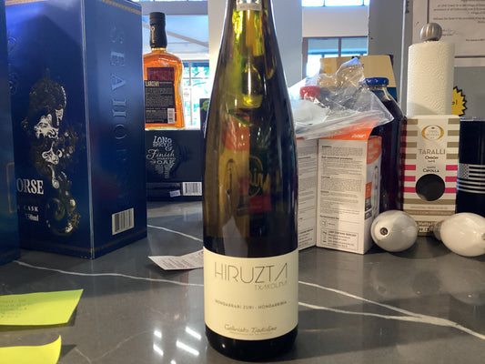 Hiruzta Txakolina Berezia Spanish White wine 750mL